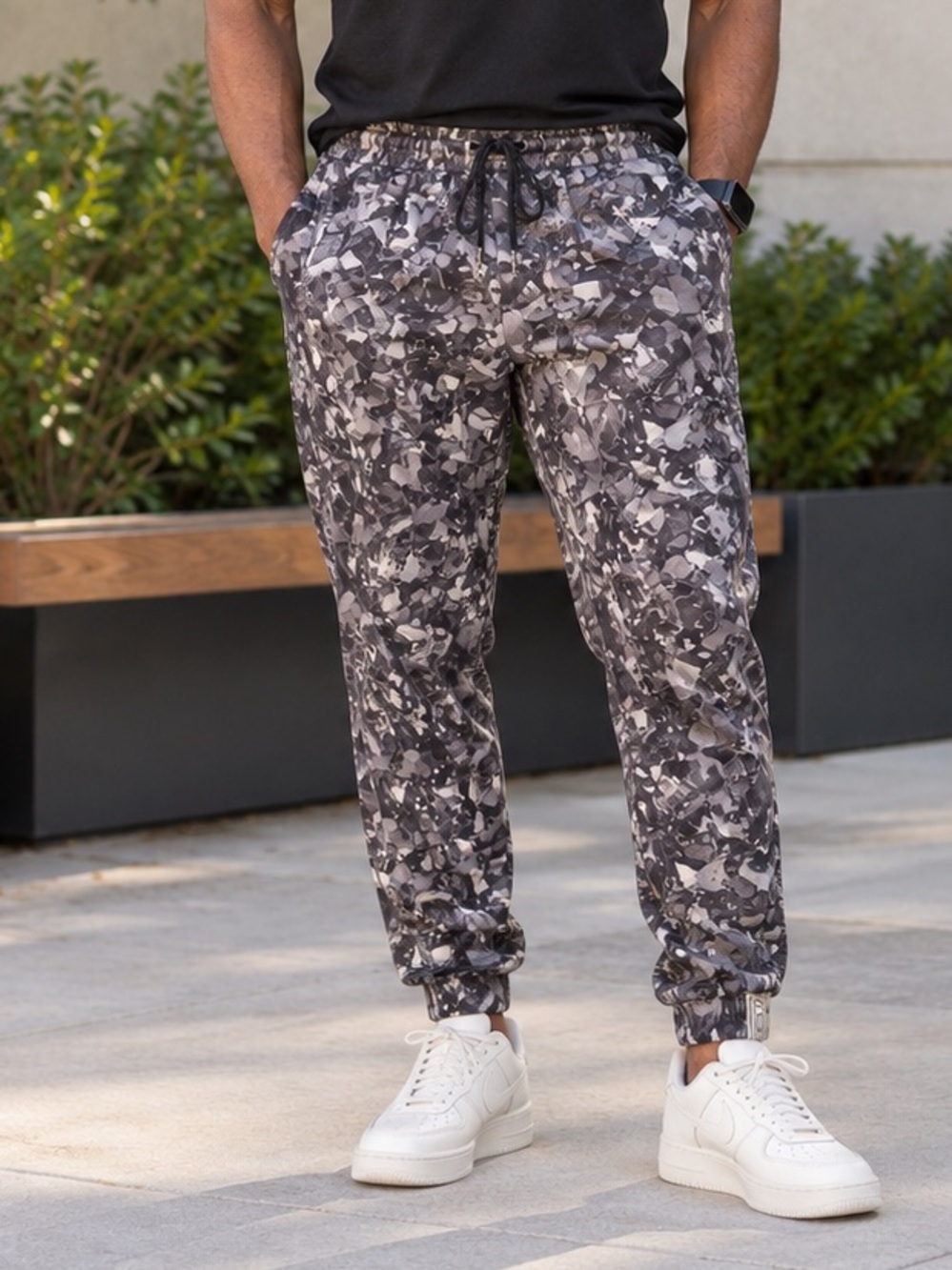Wood Wood Men’s Abstract Print Jogger Pants Gray Black Size M
